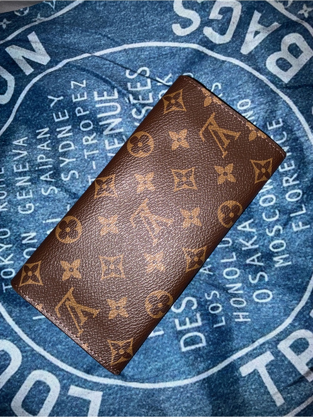 Louis Vuitton Brown Monogram Wallet with Red Snap Button - Picture 2 of 6